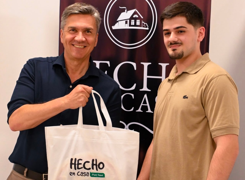 Zdero respaldó el crecimiento de la empresa chaqueña “Hecho en Casa”, reconocida por su línea de productos veganos Zdero respaldó el crecimiento de la empresa chaqueña “Hecho en Casa”, reconocida por su línea de productos veganos