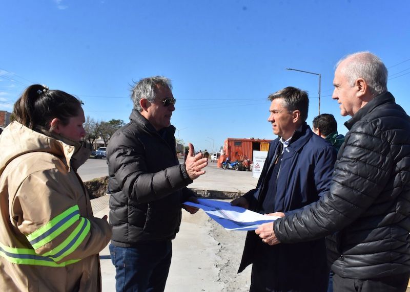 Avanza la obra de la avenida Soberanía Nacional- Malvinas: Zdero y Nikisch verificaron los trabajos Avanza la obra de la avenida Soberanía Nacional- Malvinas: Zdero y Nikisch verificaron los trabajos