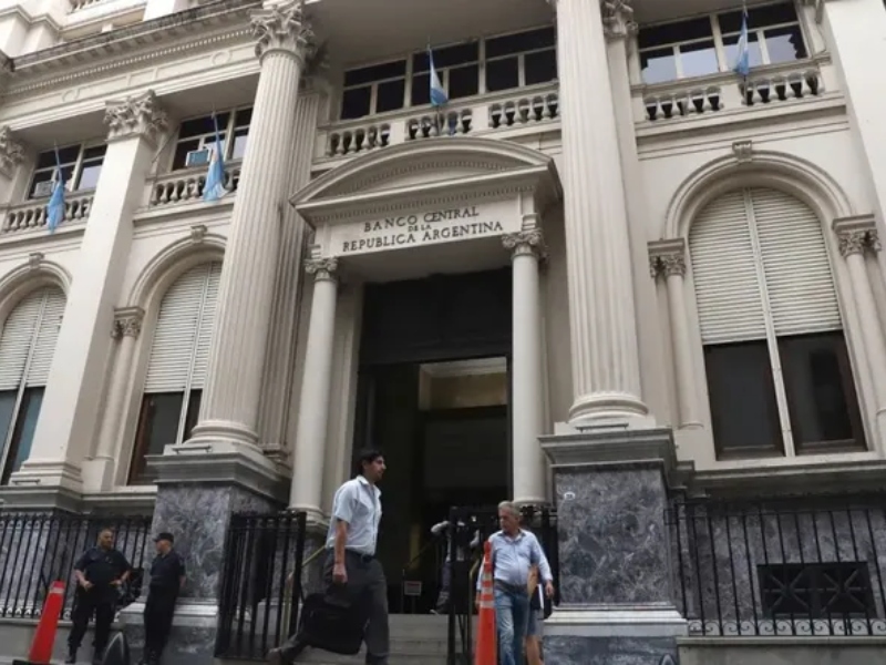 Comienza a debatirse en Diputados la reforma del Banco Central, con presencia de funcionarios Comienza a debatirse en Diputados la reforma del Banco Central, con presencia de funcionarios