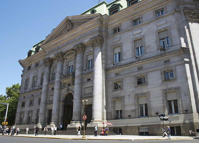 La Cámara de La Plata ratificó la prórroga de la cautelar que frena la conversión del Banco Nación en SA La Cámara de La Plata ratificó la prórroga de la cautelar que frena la conversión del Banco Nación en SA
