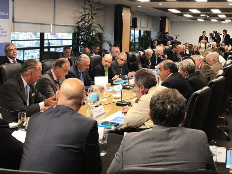 El Gobierno convocó al Consejo del Salario para definir un nuevo salario mínimo El Gobierno convocó al Consejo del Salario para definir un nuevo salario mínimo