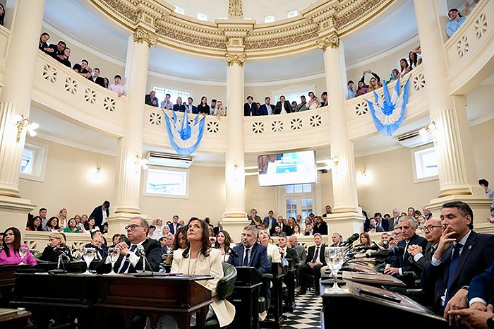 En Corrientes proponen un régimen provincial para aliviar el sobre endeudamiento familiar En Corrientes proponen un régimen provincial para aliviar el sobre endeudamiento familiar
