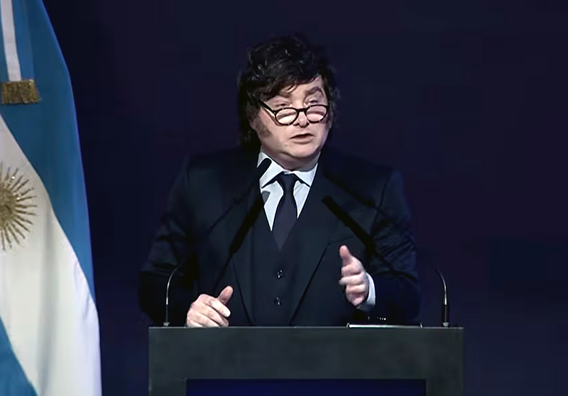 Javier Milei en su mundo continúa negando el desastre de su gestión Javier Milei en su mundo continúa negando el desastre de su gestión