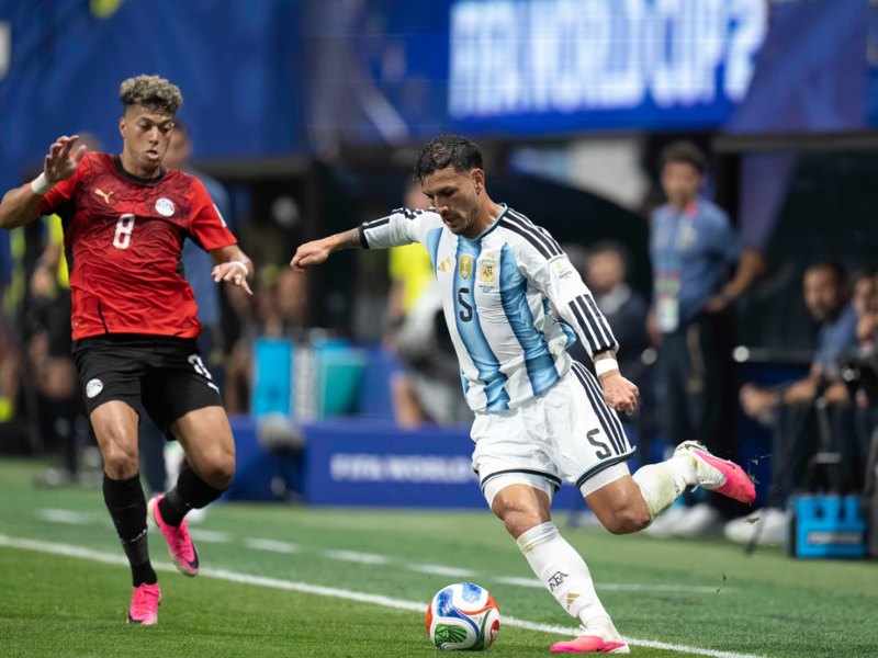 Duras sanciones de la FIFA a la Selección argentina: Leandro Paredes recibió 10 partidos de suspensión Duras sanciones de la FIFA a la Selección argentina: Leandro Paredes recibió 10 partidos de suspensión