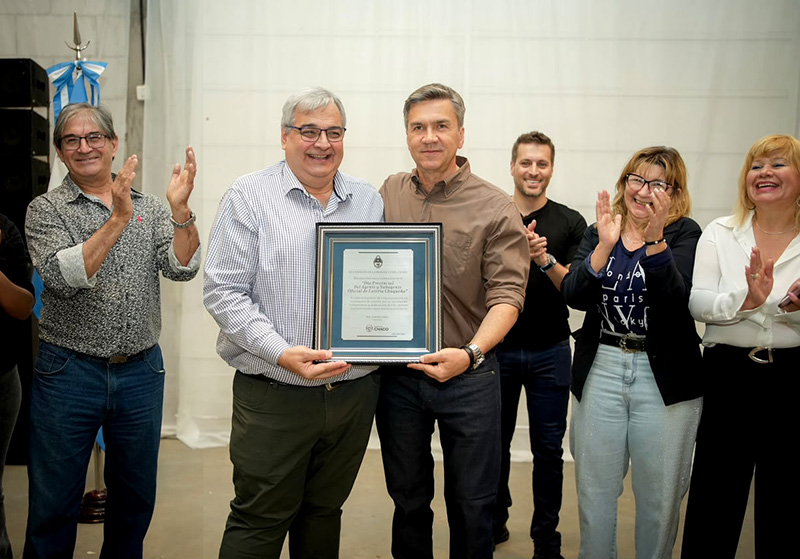 Zdero acompañó el Día del Agenciero y anunció una importante inversión en infraestructura Zdero acompañó el Día del Agenciero y anunció una importante inversión en infraestructura
