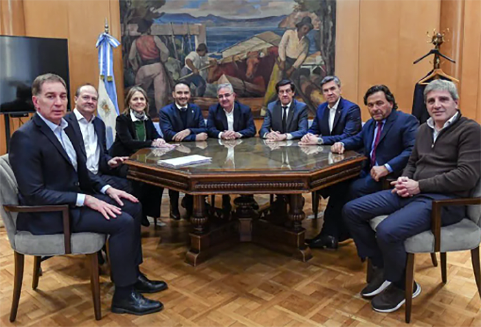 El Gobierno anunció un “acuerdo histórico” por zona cálida tras recibir a provincias norteñas El Gobierno anunció un “acuerdo histórico” por zona cálida tras recibir a provincias norteñas