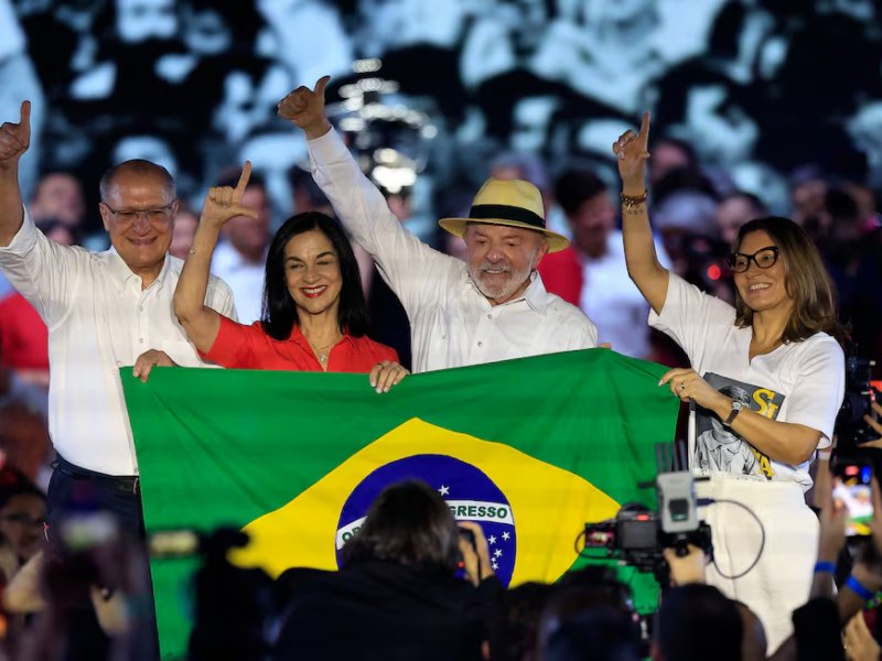 Lula formalizó su candidatura a la reelección en Brasil: “Si gano estas elecciones, será como mi cuarta copa” Lula formalizó su candidatura a la reelección en Brasil: “Si gano estas elecciones, será como mi cuarta copa”