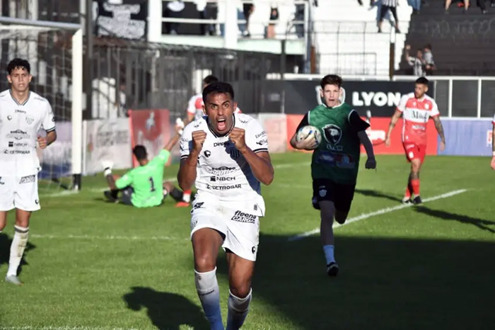 For Ever venció a Deportivo Morón y salió de la zona de descenso For Ever venció a Deportivo Morón y salió de la zona de descenso