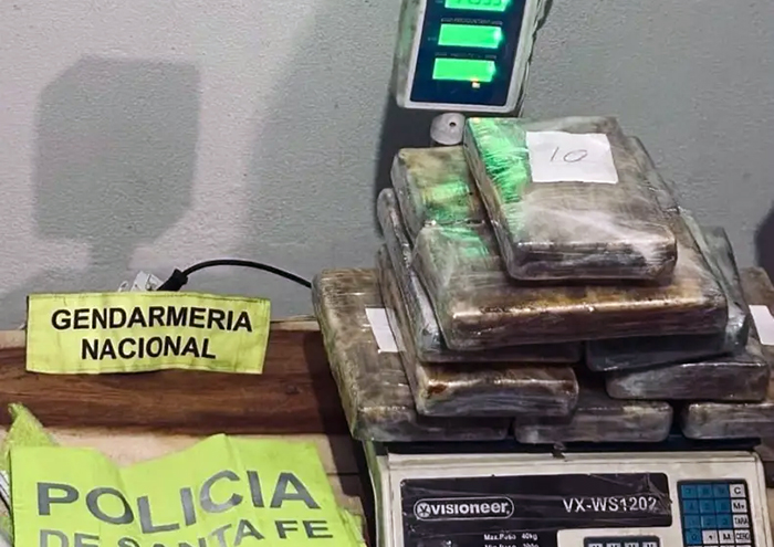Volvía de Resistencia, lo detienen en la Ruta 11 y le secuestran más de 11 kilos de cocaína Volvía de Resistencia, lo detienen en la Ruta 11 y le secuestran más de 11 kilos de cocaína