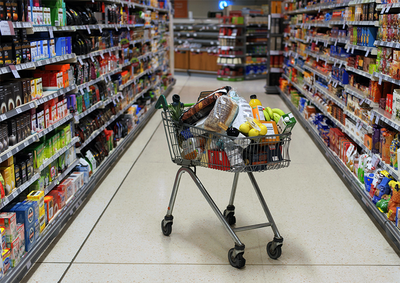 Los hogares no se recuperan y el consumo volvió a caer en julio y acumula 8 meses en baja Los hogares no se recuperan y el consumo volvió a caer en julio y acumula 8 meses en baja