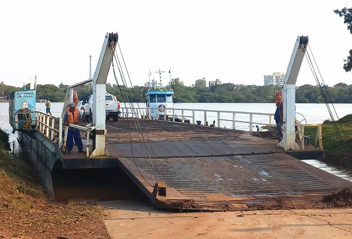 Balsa entre Chaco y Corrientes: advierten que no alcanzaría para descomprimir el puente Belgrano Balsa entre Chaco y Corrientes: advierten que no alcanzaría para descomprimir el puente Belgrano