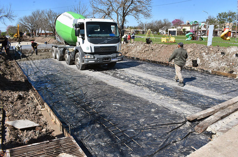Ejecutan más obras de pavimento y desagües en el Barrio Villa Elisa en Resistencia Ejecutan más obras de pavimento y desagües en el Barrio Villa Elisa en Resistencia