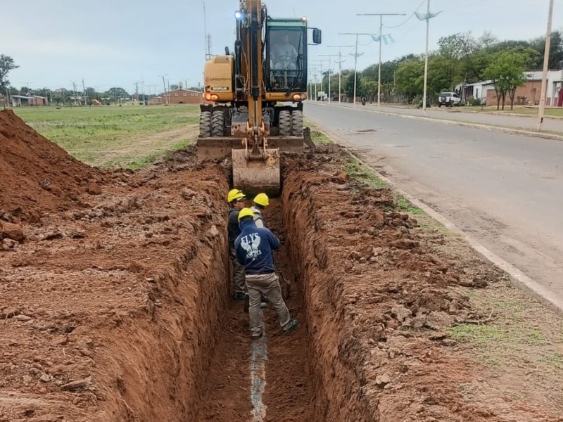 Tras la gestión del gobernador, se activó la obra de extensión del Segundo Acueducto hacia Río Muerto Tras la gestión del gobernador, se activó la obra de extensión del Segundo Acueducto hacia Río Muerto
