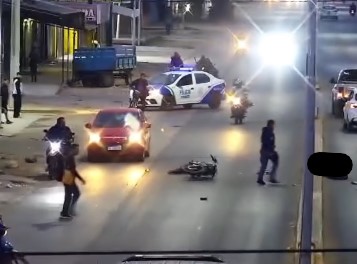 Se desvaneció mientras manejaba su moto, cayó al asfalto y murió Se desvaneció mientras manejaba su moto, cayó al asfalto y murió