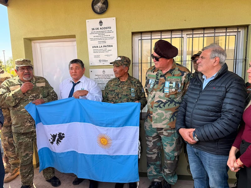Malvinas: el Gobierno provincial homenajeó a los veteranos y caídos de pueblos originarios Malvinas: el Gobierno provincial homenajeó a los veteranos y caídos de pueblos originarios