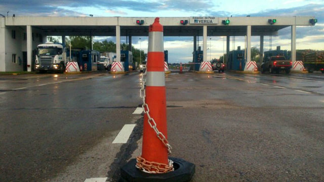 Misiones criticó la instalación de nuevos peajes: en Corrientes podrían instalar uno en Paso de los Libres Misiones criticó la instalación de nuevos peajes: en Corrientes podrían instalar uno en Paso de los Libres
