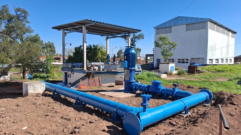 Las cisternas de Sáenz Peña están cargadas y comenzó la distribución de agua hacia las localidades del Segundo Acueducto Las cisternas de Sáenz Peña están cargadas y comenzó la distribución de agua hacia las localidades del Segundo Acueducto