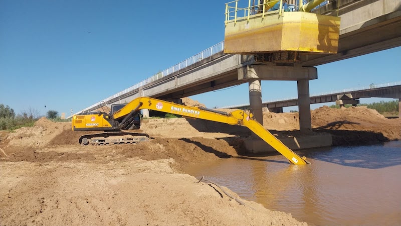 Sameep ejecuta tareas de dragado y canalización en Puerto Lavalle para garantizar la captación de agua cruda Sameep ejecuta tareas de dragado y canalización en Puerto Lavalle para garantizar la captación de agua cruda