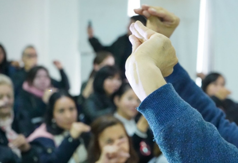 Con más de 400 inscriptos, el Poder Legislativo dio inicio al Taller de Lengua de Señas Argentina 2026 Con más de 400 inscriptos, el Poder Legislativo dio inicio al Taller de Lengua de Señas Argentina 2026