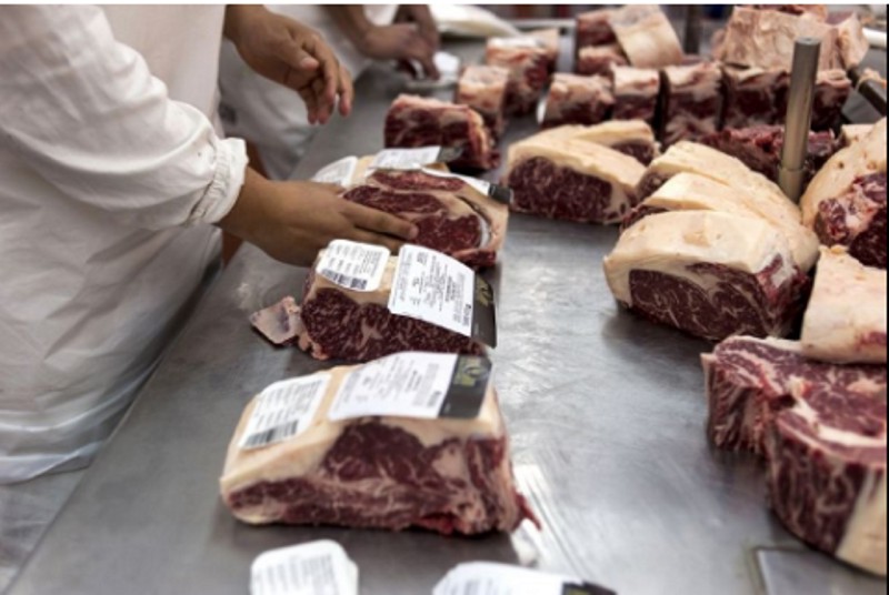 Carne vacuna: las exportaciones crecen 42% en dólares, cae la oferta local y avanzan las importaciones Carne vacuna: las exportaciones crecen 42% en dólares, cae la oferta local y avanzan las importaciones