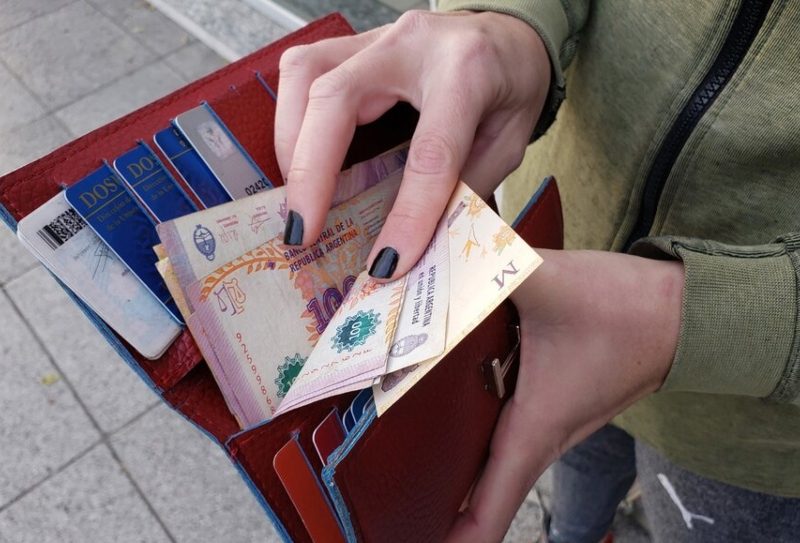 Milei decretó un salario mínimo por debajo de la línea de indigencia: 7 mil en abril 2027 Milei decretó un salario mínimo por debajo de la línea de indigencia: 7 mil en abril 2027