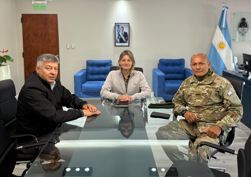 EL Comité de Emergencia articula con el Ejército Argentino para fortalecer la respuesta ante eventuales contingencias EL Comité de Emergencia articula con el Ejército Argentino para fortalecer la respuesta ante eventuales contingencias