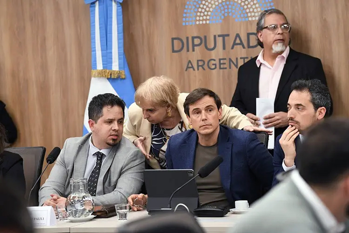 Endeudamiento: LLA fijó un cronograma, pero la oposición lo rechazó y ratificó la sesión del 9 Endeudamiento: LLA fijó un cronograma, pero la oposición lo rechazó y ratificó la sesión del 9