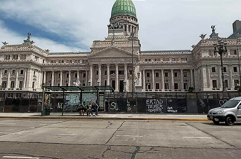 El Gobierno envió al Congreso el proyecto por Malvinas que endurece las penas por la explotación de recursos El Gobierno envió al Congreso el proyecto por Malvinas que endurece las penas por la explotación de recursos