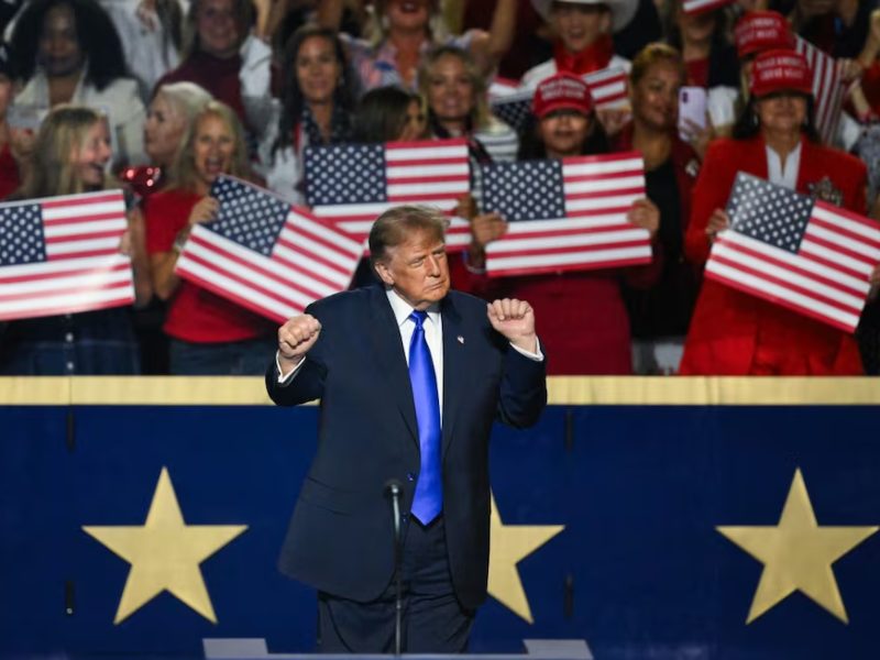 Trump prometió pagarle 5 mil dólares a cada estadounidense si gana las elecciones de noviembre Trump prometió pagarle 5 mil dólares a cada estadounidense si gana las elecciones de noviembre