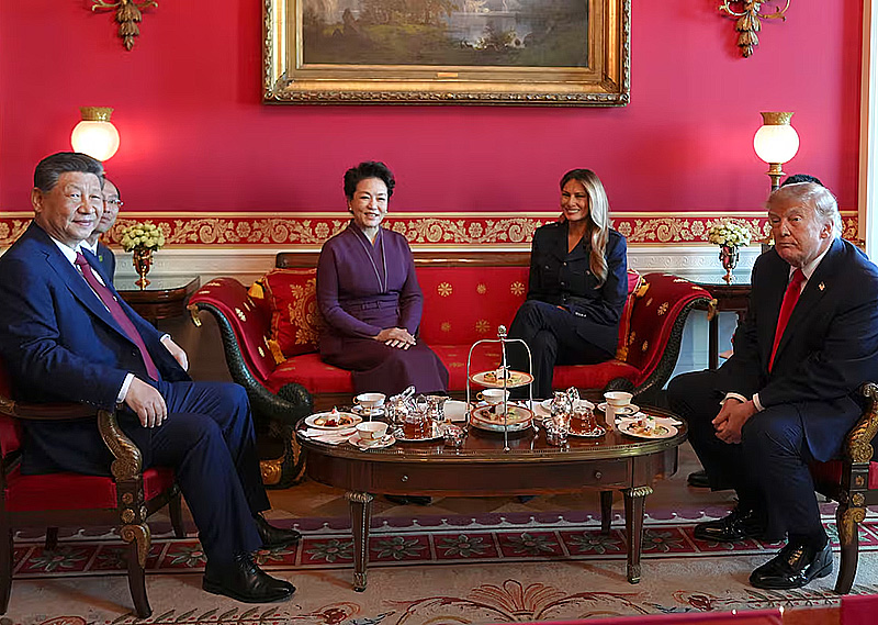 Trump y Xi sellan su ‘entente cordiale’ tras tres días de gran pompa y escasa sustancia Trump y Xi sellan su ‘entente cordiale’ tras tres días de gran pompa y escasa sustancia