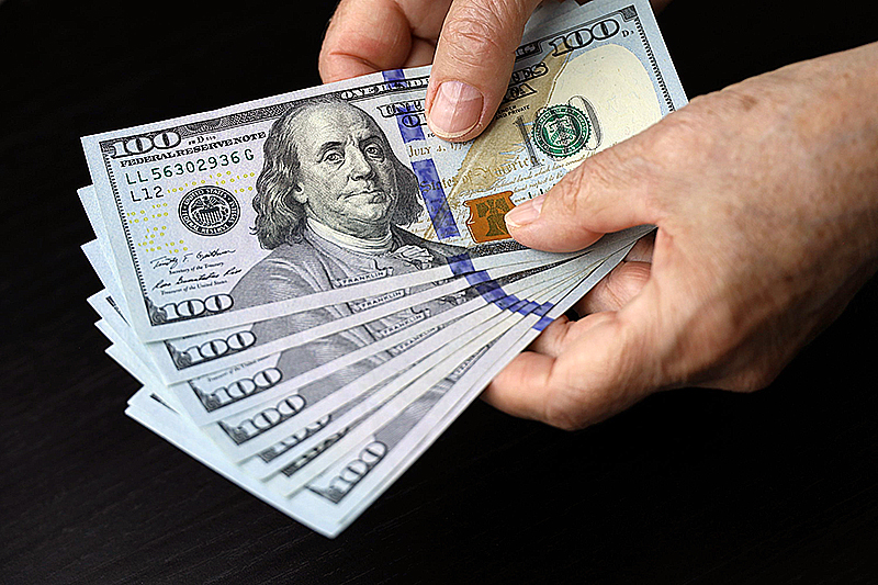Ahorristas se llevaron más de U$S 3.000 millones en agosto, la segunda cifra más alta en un año Ahorristas se llevaron más de U$S 3.000 millones en agosto, la segunda cifra más alta en un año
