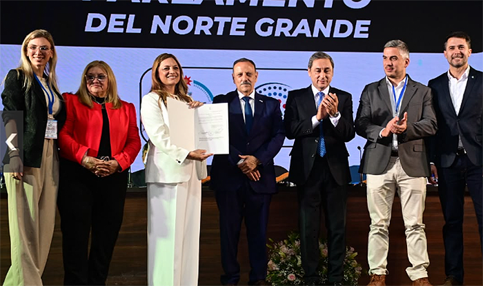 59ª Sesión del Parlamento del Norte Grande: legisladores chaqueños promovieron propuestas para el desarrollo regional 59ª Sesión del Parlamento del Norte Grande: legisladores chaqueños promovieron propuestas para el desarrollo regional