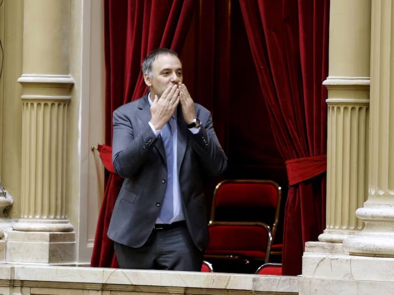 Adorni presentó sus respuestas y volvió a apelar a los bitcoins para justificar su patrimonio Adorni presentó sus respuestas y volvió a apelar a los bitcoins para justificar su patrimonio