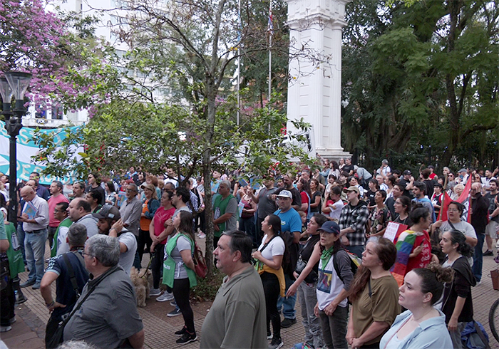 Preparan gran movilización y protesta en Posadas e Iguazú por la llegada de Milei a Misiones Preparan gran movilización y protesta en Posadas e Iguazú por la llegada de Milei a Misiones