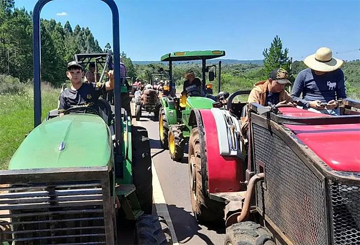 Productores yerbateros misioneros marcharán con tractores contra Milei: ”A la deriva” Productores yerbateros misioneros marcharán con tractores contra Milei: ”A la deriva”