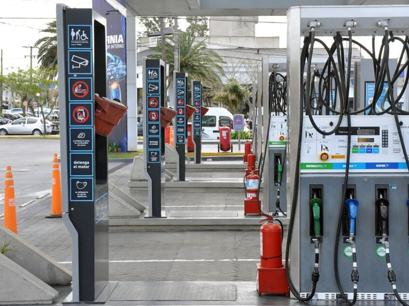 Por séptimo mes consecutivo, la venta de combustibles volvió a caer en agosto Por séptimo mes consecutivo, la venta de combustibles volvió a caer en agosto