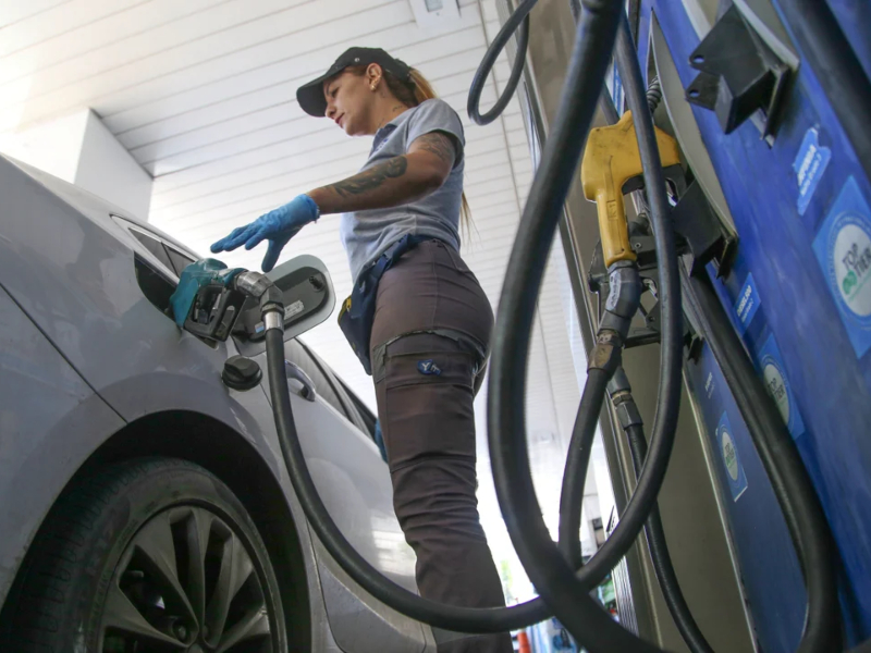 YPF también aplicará un aumento desde este sábado a los combustibles, pero será del 1% YPF también aplicará un aumento desde este sábado a los combustibles, pero será del 1%