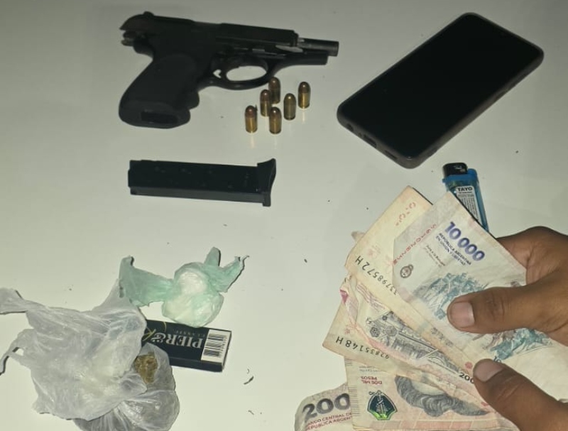 Detuvieron a un hombre al ingreso de un evento bailable: portaba un arma, cocaína y marihuana Detuvieron a un hombre al ingreso de un evento bailable: portaba un arma, cocaína y marihuana