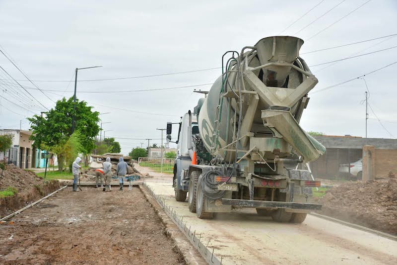 El Municipio de J. J. Castelli retomó las tareas de bacheo en la calle Crucero General Belgrano El Municipio de J. J. Castelli retomó las tareas de bacheo en la calle Crucero General Belgrano