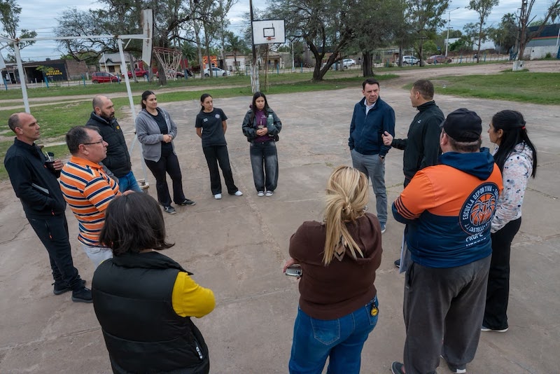 Recorrida en J. J. Castelli: el Gobierno provincial fortalece el acompañamiento a los clubes Recorrida en J. J. Castelli: el Gobierno provincial fortalece el acompañamiento a los clubes