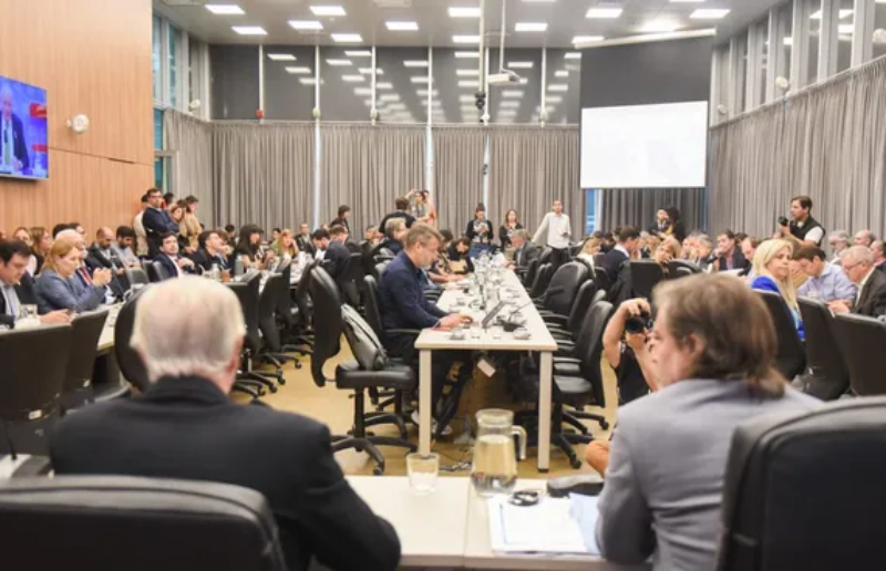 Diputados: con tres dictámenes distintos, avanzan proyectos por endeudamiento y morosidad Diputados: con tres dictámenes distintos, avanzan proyectos por endeudamiento y morosidad