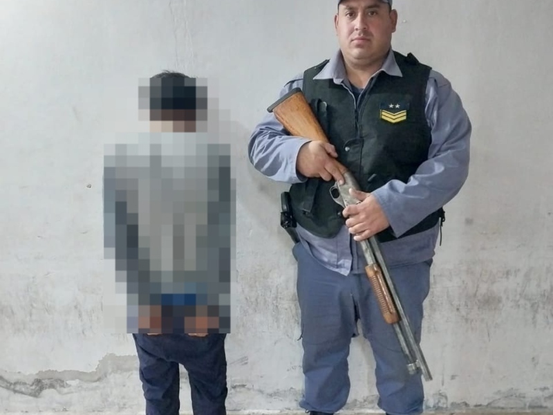 Lo detuvieron tras un desorden y tenía tres pedidos de detención vigentes Lo detuvieron tras un desorden y tenía tres pedidos de detención vigentes