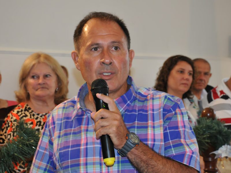 Detienen a un ex profesor de hockey por abuso sexual: hostigó y amenazó a una de las víctimas Detienen a un ex profesor de hockey por abuso sexual: hostigó y amenazó a una de las víctimas