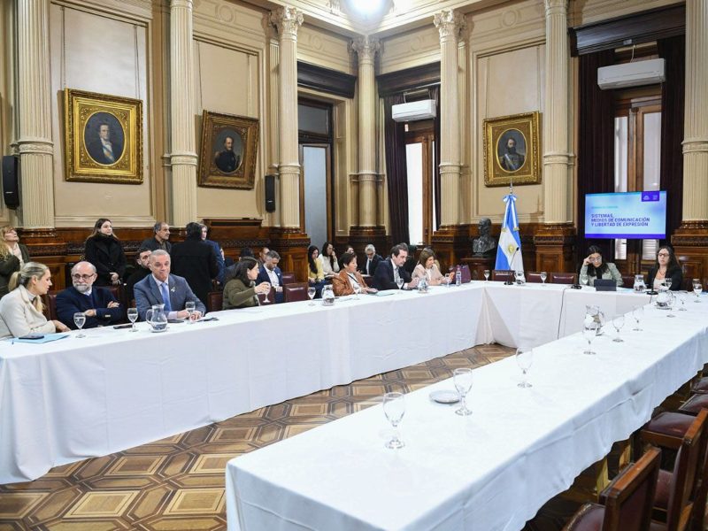 La Comisión de Libertad de Expresión evaluó la delicada situación de la prensa: “No hay periodismo sin periodistas” La Comisión de Libertad de Expresión evaluó la delicada situación de la prensa: “No hay periodismo sin periodistas”