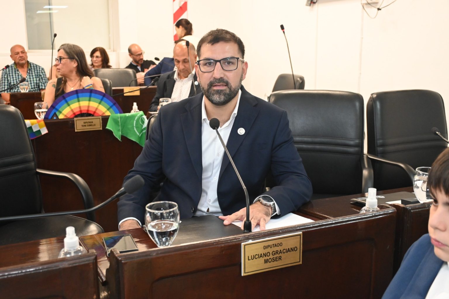 Moser: “Queremos tratar endeudamiento, tarifas y cláusula gatillo, que es la agenda del bolsillo chaqueño” Moser: “Queremos tratar endeudamiento, tarifas y cláusula gatillo, que es la agenda del bolsillo chaqueño”