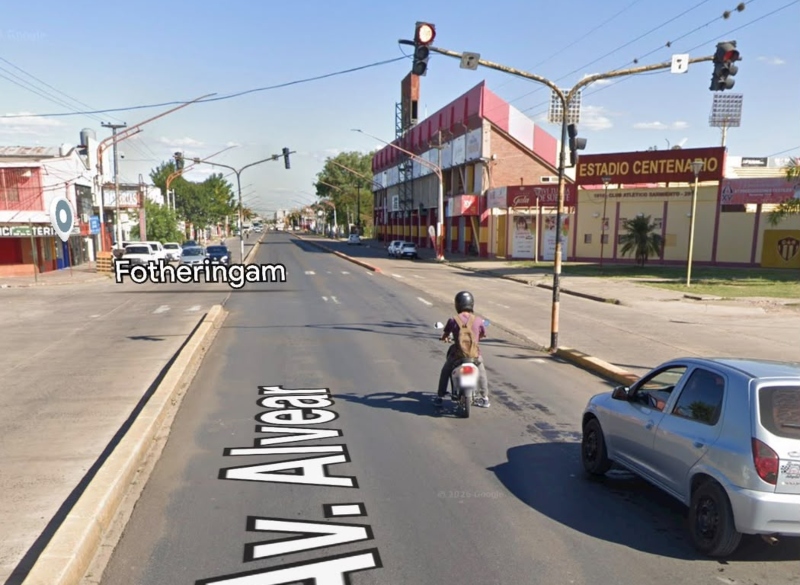 Este jueves, cambia la sincronización del semáforo de Fotheringham y avenida Alvear Este jueves, cambia la sincronización del semáforo de Fotheringham y avenida Alvear