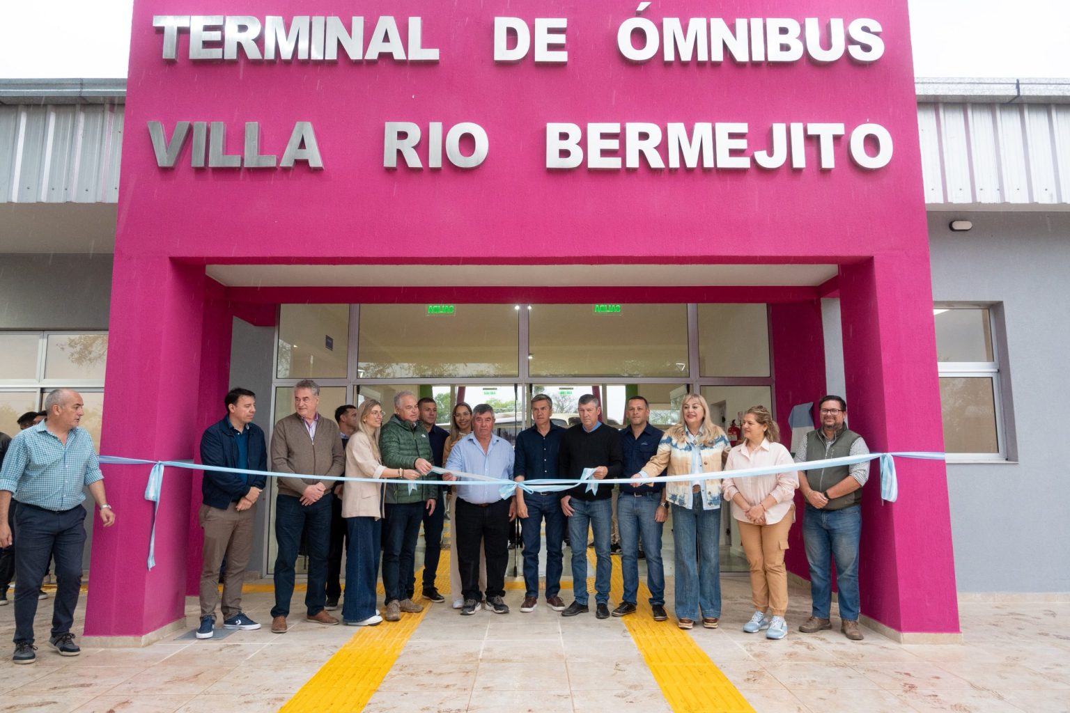 Zdero inauguró la nueva Terminal de Villa Río Bermejito: “Viene a enaltecer el perfil urbano y turístico”