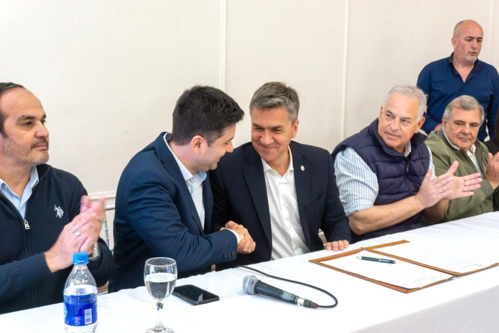 Sáenz Peña avanza: Zdero firmó el convenio para terminar la avenida España