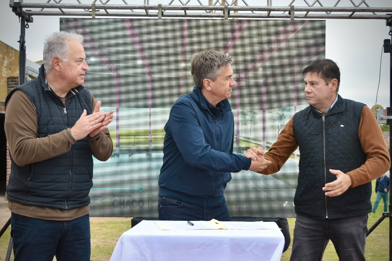 Zdero anunció la construcción del nuevo polideportivo del CEF 8 de Quitilipi Zdero anunció la construcción del nuevo polideportivo del CEF 8 de Quitilipi