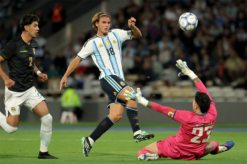 Argentina empezó a construir el después de Messi con una goleada ante Bolivia y varias buenas noticias Argentina empezó a construir el después de Messi con una goleada ante Bolivia y varias buenas noticias